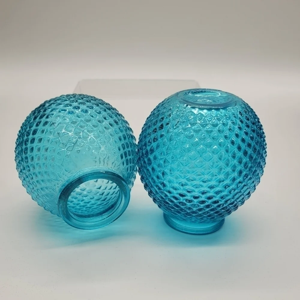 Vintage Small Aqua Blue Transparent Diamond Cut Round Bottle Vase​​​